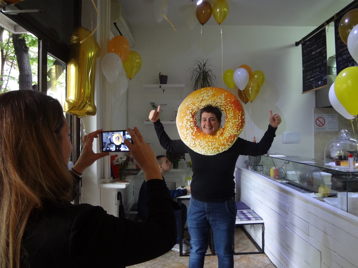 Bagel Bejgl shop, NVO Atina, prvi rodjendan 